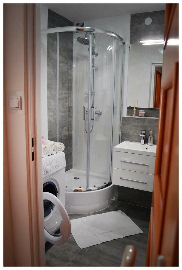Color24 Apartament Сталёва-Воля Экстерьер фото